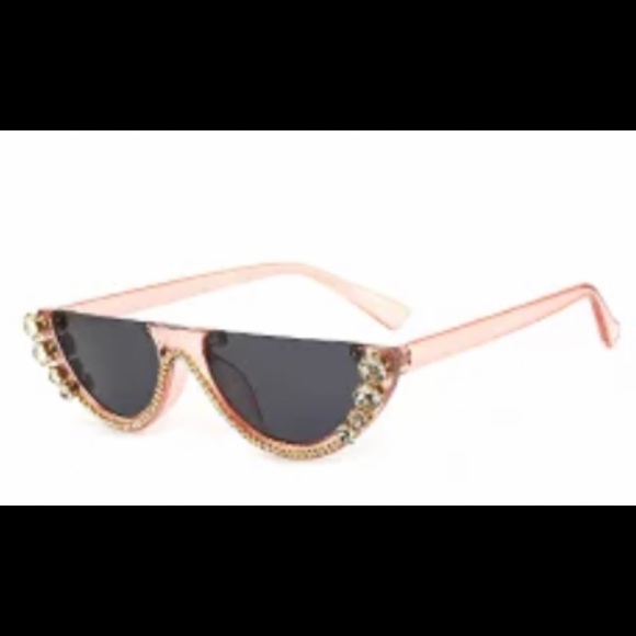 “Looky Looky” Sunglasses - Picture 3 of 9